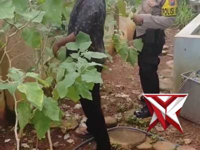 Polisi RW Kel. Kutorejo Sambang Lahan Pekarangan