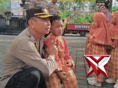 Polisi Sahabat Anak, Polsek Gerokgak Sambut Hangat Kunjungan Siswa TK RA. Miftahul Huda - PoliceTube