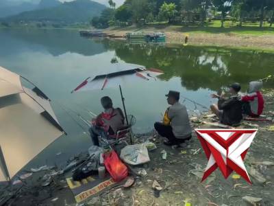 Siaga Keramaian Memasuki Weekend, Polsek Ngantang Laksanakan Patroli Wisata Selorejo