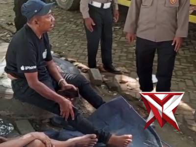 Wujudkan Kamtibmas Yang Kondusif di Kawasan Pelabuhan, Panit Binmas Pimpin Patroli - PoliceTube