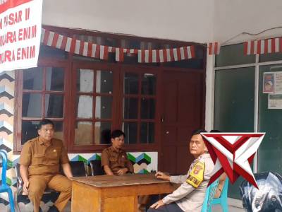 Bhabinkamtimas kelurahan pasar 2 kec muara  Enim Sambang dan silahtuhrami ke warga binaan
