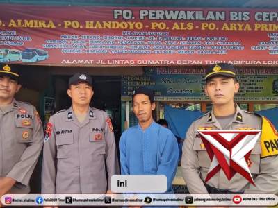 pamapta 1 polres oku timur membantu masyrakat yang mengalami kecopetan dan membantu kembali ke kampu