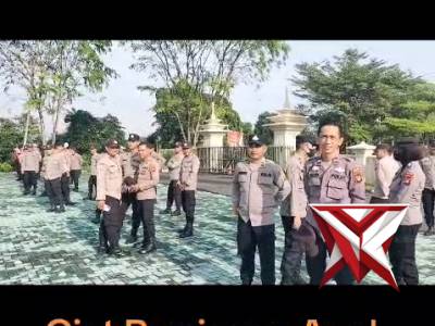 Melaksanakan apel pagi - PoliceTube