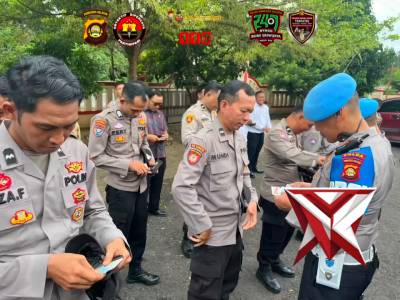 pengecekan kelengkapan data diri oleh Bidpropam Polda Sumsel di Polsek Gunung Megang