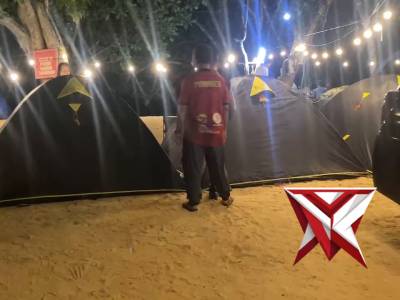 Patroli malam oleh Kapolsek Bantur bersama petugas pengelola pantai sapa pengunjung pantai