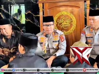 Polres oku timur melaksanakan bantuan sosial