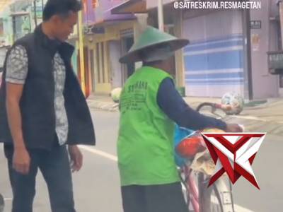 ? Jumat Berkah, Tebar Kepedulian ?

Dalam semangat berbagi di hari penuh berkah, personel Satreskri