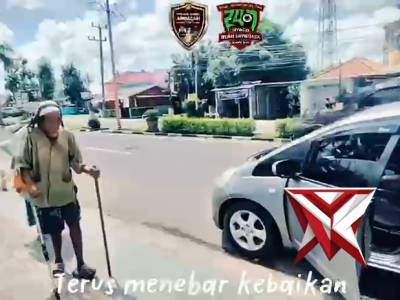 Polri dan masyarakat bersinergi dalam kebaikan. ?