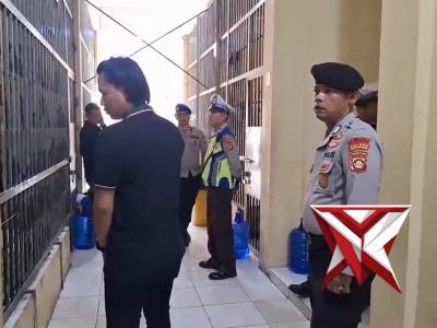Cek dan kontrol ruang tahanan - PoliceTube