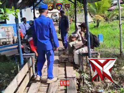 Sambang kepada warga sekitar..