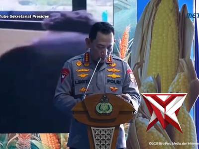 Dalam acara panen raya jagung serentak dan groundbreaking 10 gudang ketahanan pangan Polri