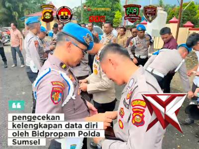 pengecekan kelengkapan data diri oleh Bidpropam Polda Sumsel di Polsek Gunung Megang