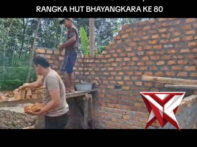 BHABINKAMTIBMAS SEMANGAT AKTF DALAM PROSES BEDAH RUMAH DI DESA BINAAN