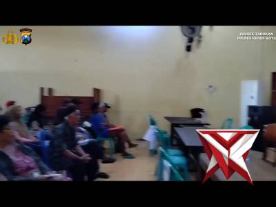Kapolsek Tarokan menghadiri kegiatan pembagian PTSL di Desa Tarokan - PoliceTube
