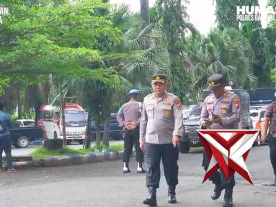 PENGAMANAN PERTANDINGAN SEPAK BOLA BRI LIGA 1 ANTARA MADURA UNITED FC VS PSM MAKASSAR