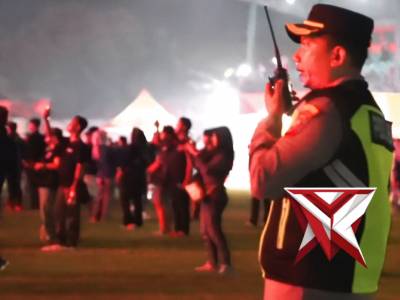 PENGAMANAN KONSER GRUP BAND UNGU