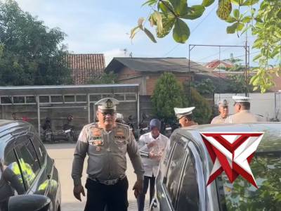 EDUKASI INTERAKTIF TERTIB BERLALULINTAS BERSAMA SMP IT BINA INSANI KAYUAGUNG - PoliceTube