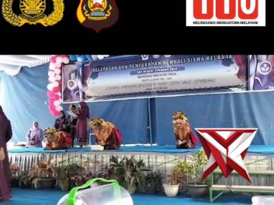 FY 15. Bhabinkamtibmas hadir dalam acara pelepasan dan penyerahan kembali siswa/siswi kelas IX SMP N - PoliceTube