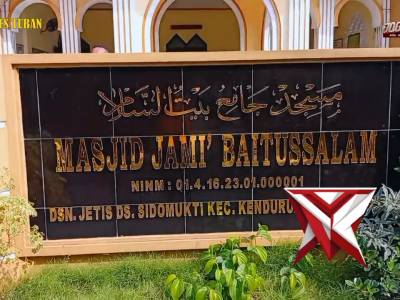 Polsek Kenduruan Gelar Bersih-Bersih Masjid Baitussalam Sambut Idul Adha 1447 H