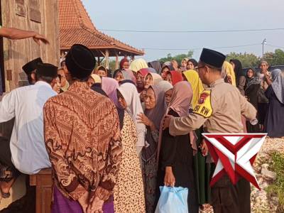 Anggota Polisi RW Polsek Senori Polres Tuban Hadir Ditengah Warga - PoliceTube
