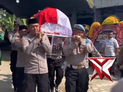 Upacara persemayaman dan pemakaman aiptu Feri Nugroho
