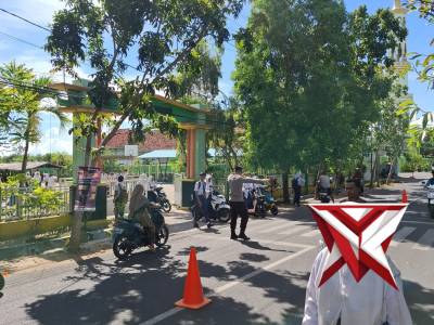 GIAT PENGATURAN KEPULANGAN SEKOLAH - PoliceTube
