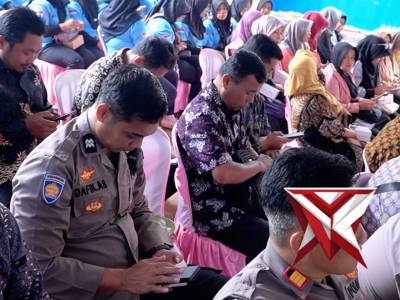 Wakapolres Pacitan bersama Forkopimca dan para undangan mengikuti zoom meeting launching SPPG Polri - PoliceTube