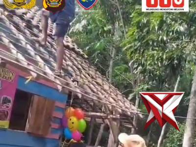 AC 8. Bhabinkamtibmas Dampingi Survey Bedah Rumah HUT Bhayangkara