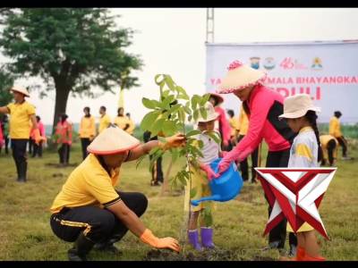 Aksi Tanam Pohon di Kediri Jadi Rangkaian HUT Ke-46 YKB, HUT Ke-80 Bhayangkara, dan HUT Ke-78 Polwan