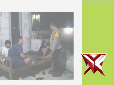 Bhabinkamtibmas Polsek Kedamean Ajak Warga Aktif Jaga Keamanan