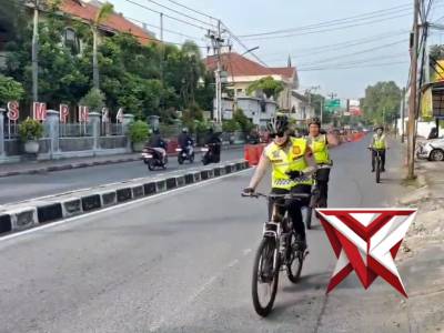 Polwan Polresta Surakarta bersepeda di pagi hari, ikut kami patrolli yuk gais??