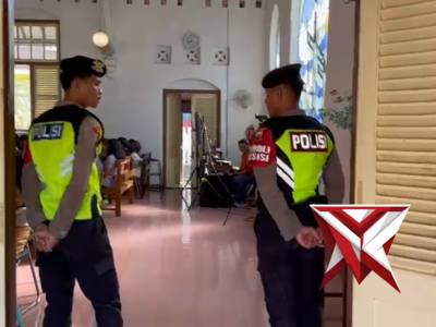 ??LIVE REPORT??

Patroli Preventif sterilisasi gereja dalam rangka jelang Ibadah Kenaikan Isa Almasi