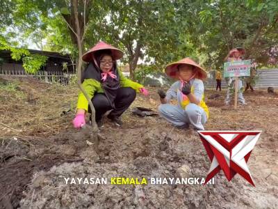 Aksi penanaman pohon serentak dI wilayah Jawa Timur peringati HUT Bhayangkari ke-46 dan Polwan ke-78