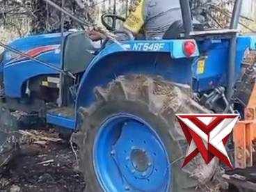Pembajakan lahan warga didesa tutukey oleh bhabinkamtibmas polsek serwaru - PoliceTube