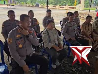 09.Pers Polsek BTS Ulu mengikuti  Zoom live panen raya jagung yg di hadiri Bapak Presiden