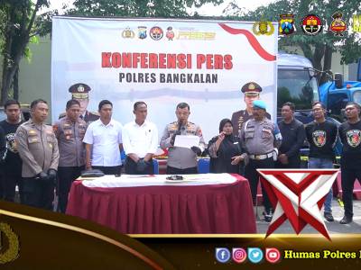 KONFERENSI PERS UNGKAP KASUS BBM ILLEGAL TKP KECAMATAN SEPULU KAB. BANGKALAN 
Pp