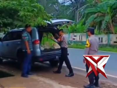 Saling berbagi, saling menjaga. PolriUntukMasyarakat