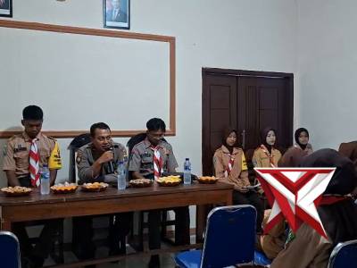 PEMBEKALAN KEPADA CALON ANGGOTA SAKA BHAYANGKARA POLSEK BALONGPANGGANG - PoliceTube
