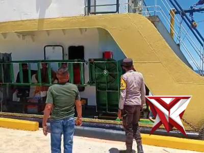 KP3 polsek wetar laksanakan pengamanan embarkasi & debarkasi