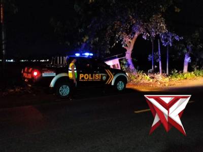 Patroli dialogis malam hari