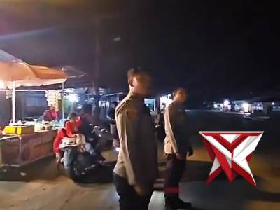 Bila ada permasalahan dan butuh bantuan Polisi silahkan hubungi :  - Layanan Polisi ?? 110