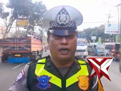Pengaturan Arus Lalin pagi hari dan Aiptu Dinar Live Report pada titik kemacetan di Wilayah Lawang