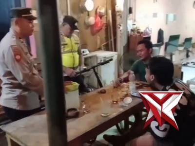 Personel Polsubsektor Gerih melaksanakan giat patroli dialogis