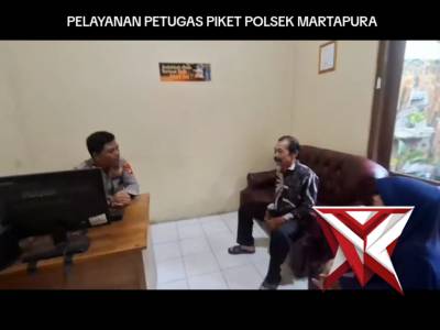 pelayanan Humanis petugas piket polsek martapura