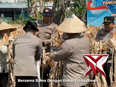 Kapolres Probolinggo menghadiri kegiatan Panen Raya Jagung Serentak Kuartal II tahun 2026