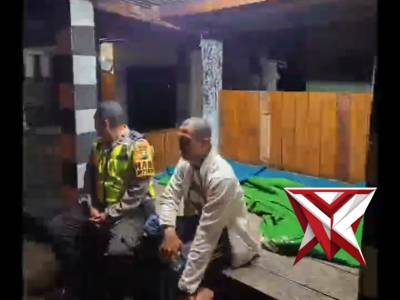 Bhabinkamtibmas patroli di poskamling