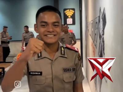 Reward Kapolres Magetan Ajak Siswa Latja Nobar Bersama ??

Kapolres Magetan memberikan reward nonto