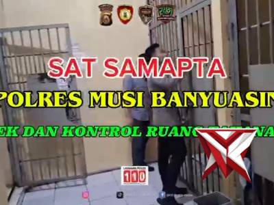 19. Kasat samapta polres muba melakukan pengecekan ruang tahanan di rutan polres muba "