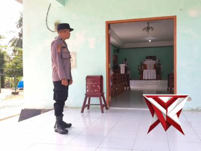 POLRES KOLAKA TIMUR LAKSANAKAN PENGAMANAN GEREJA