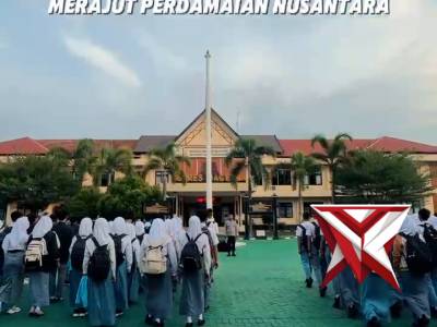 ?PENDAMPINGAN PENDIDIKAN KARAKTER SISWA SMA MAGETAN DI PESANTREN JATI DIRI BANGSA? - PoliceTube